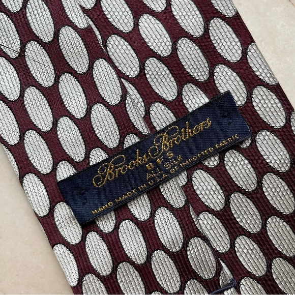 Brooks Brothers Geometric Pattern Silk Men’s Tie - Picture 3 of 9